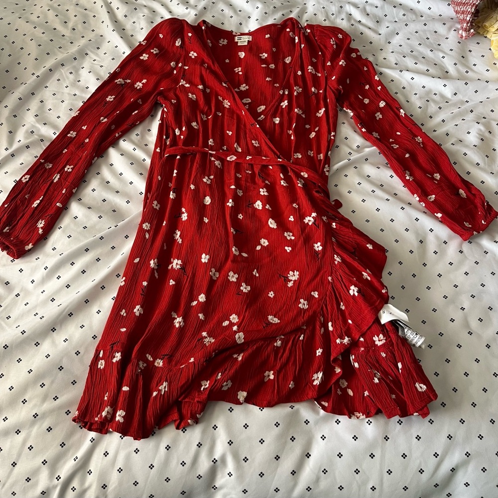 Billabong deep plunge wrap dress
